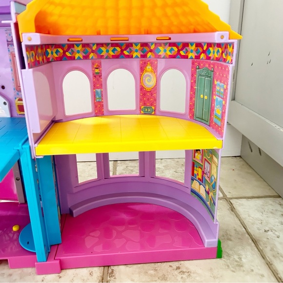 Dora the Explorer Castle nearly 2 feet tall 7 room Secret Door - Picture 10 of 13